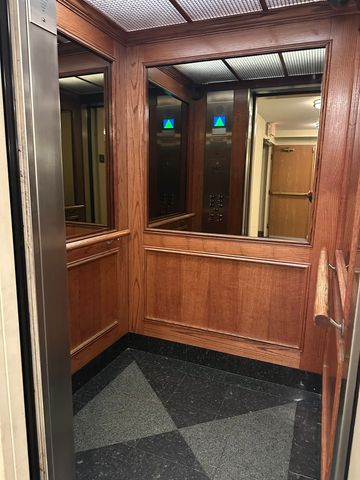 1800 HUNTINGTON Boulevard 206, Hoffman Estates, IL 60169