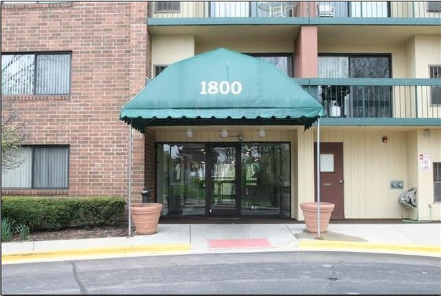 1800 HUNTINGTON Boulevard 206, Hoffman Estates, IL 60169