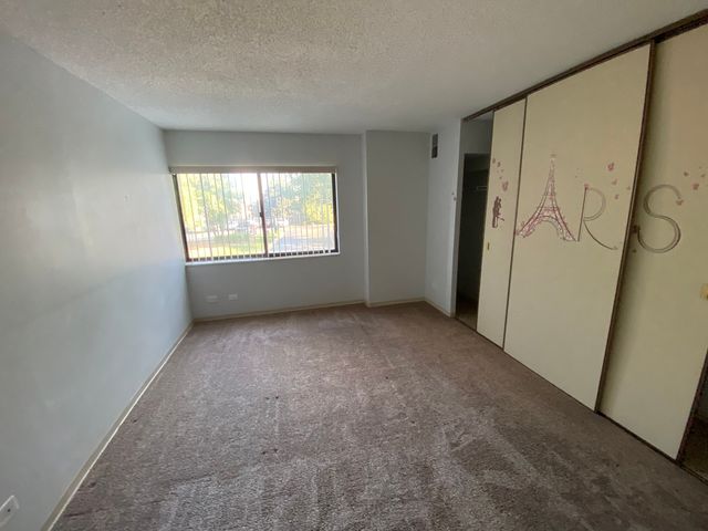 1800 HUNTINGTON Boulevard 206, Hoffman Estates, IL 60169