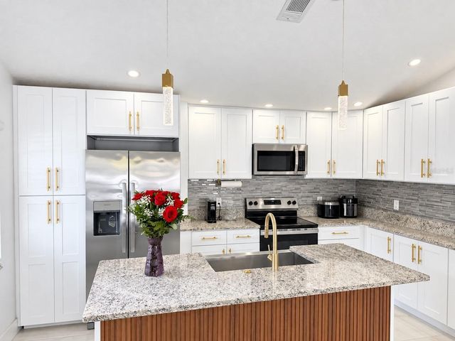 5483 FRIARSWAY DRIVE, Tampa, FL 33624