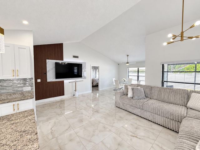 5483 FRIARSWAY DRIVE, Tampa, FL 33624