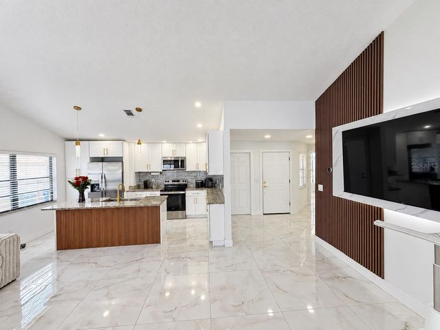 5483 FRIARSWAY DRIVE, Tampa, FL 33624
