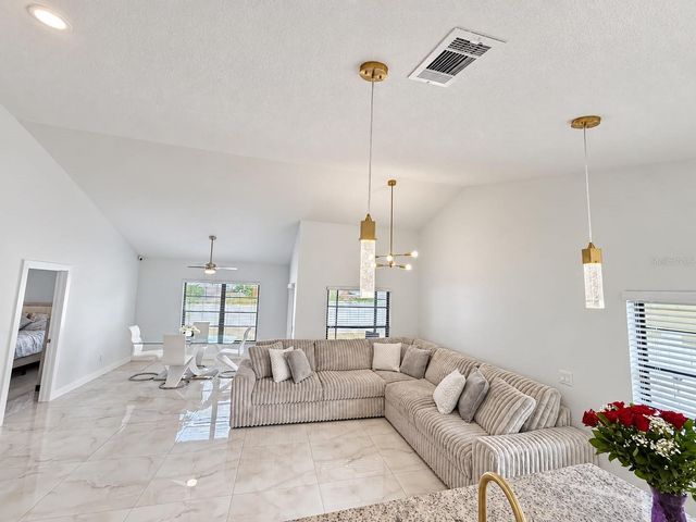 5483 FRIARSWAY DRIVE, Tampa, FL 33624