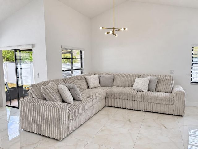 5483 FRIARSWAY DRIVE, Tampa, FL 33624
