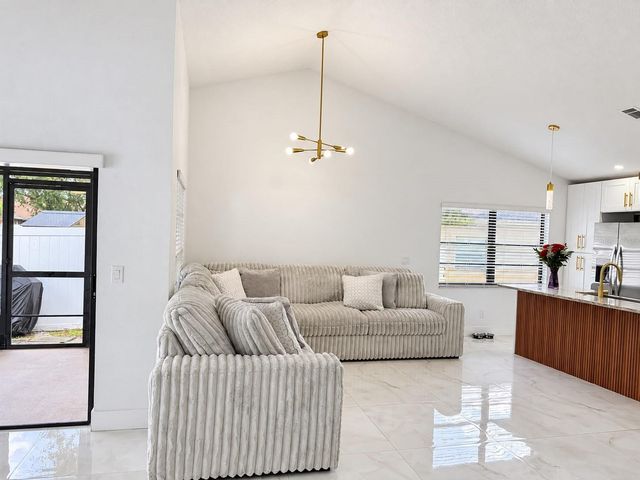 5483 FRIARSWAY DRIVE, Tampa, FL 33624