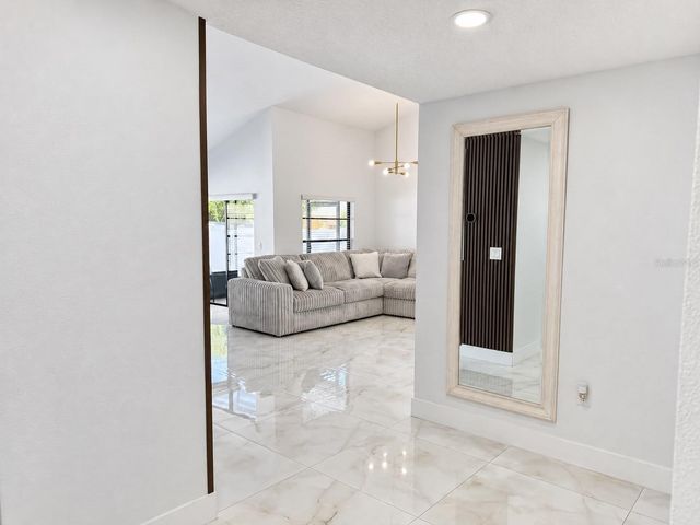 5483 FRIARSWAY DRIVE, Tampa, FL 33624