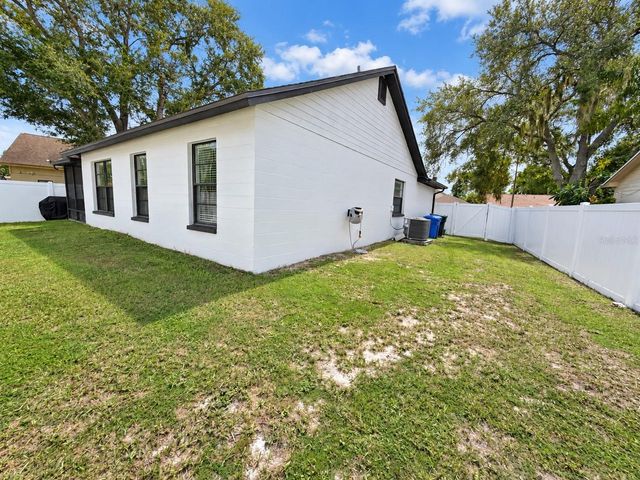 5483 FRIARSWAY DRIVE, Tampa, FL 33624