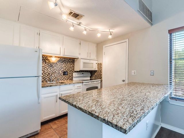 601 Nelray BLVD 13, Austin, TX 78751