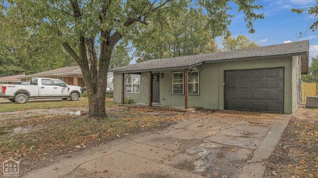 207 S 14th Avenue, Paragould, AR 72450