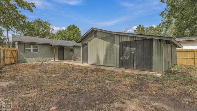 207 S 14th Avenue, Paragould, AR 72450