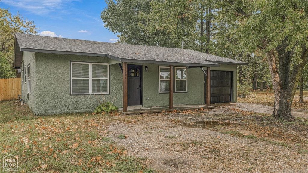 207 S 14th Avenue, Paragould, AR 72450