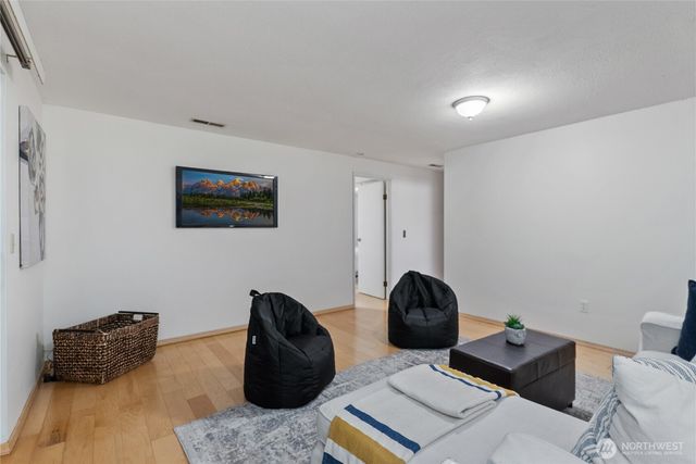 15618 SE 174th Street, Renton, WA 98058