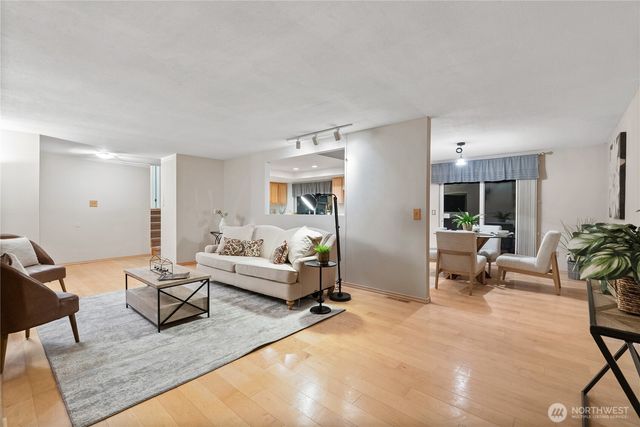 15618 SE 174th Street, Renton, WA 98058