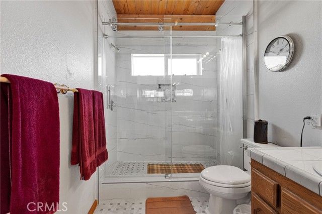 10328 El Centro, Oak Hills, CA 92344