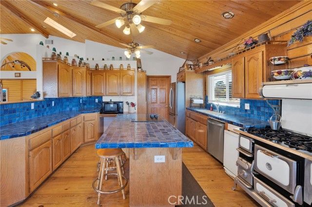 10328 El Centro, Oak Hills, CA 92344