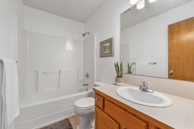 4614 E Willow Point Ct, Wichita, KS 67220