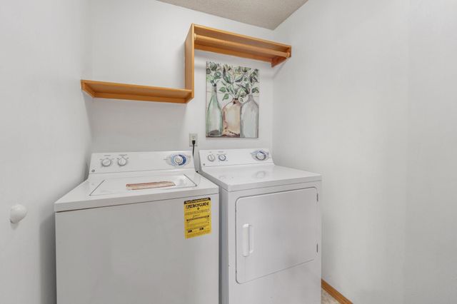 4614 E Willow Point Ct, Wichita, KS 67220