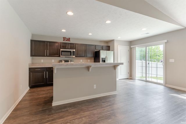 832 Tawny Drive, Evansville, IN 47712