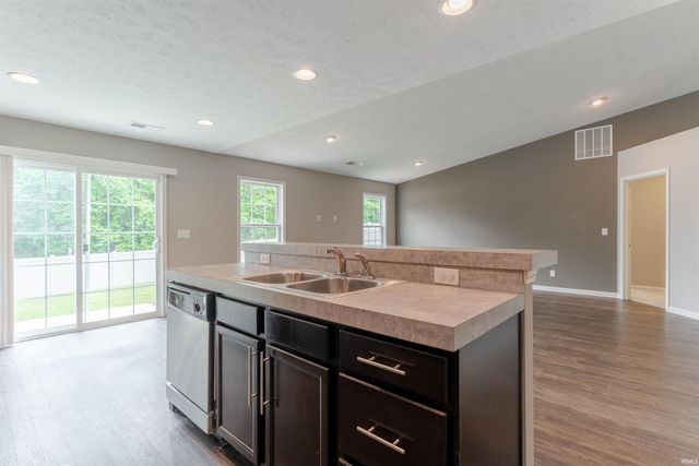 832 Tawny Drive, Evansville, IN 47712