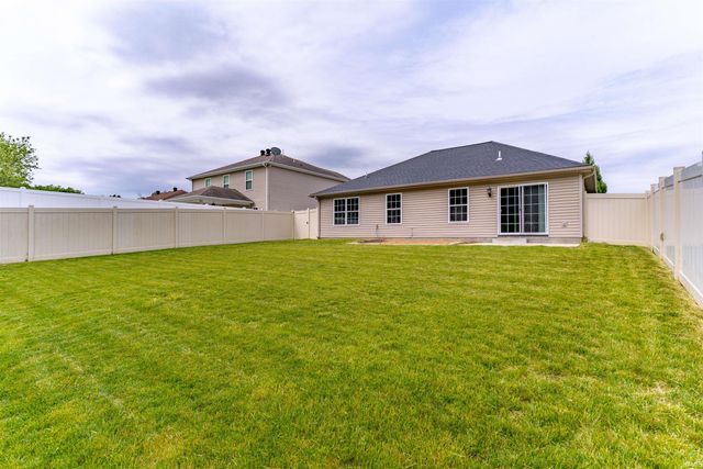 832 Tawny Drive, Evansville, IN 47712