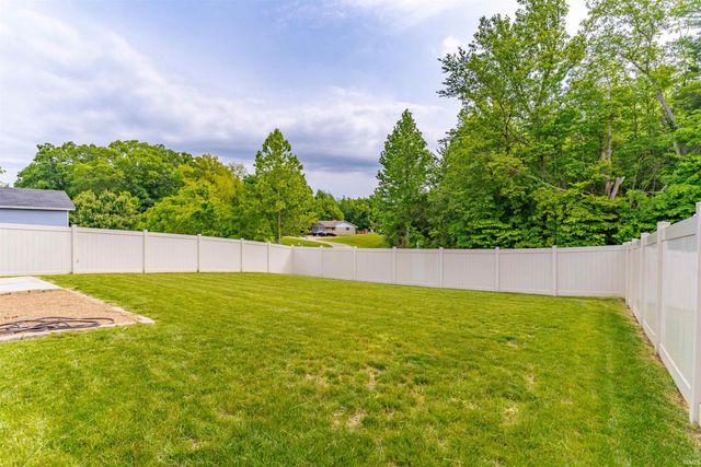 832 Tawny Drive, Evansville, IN 47712