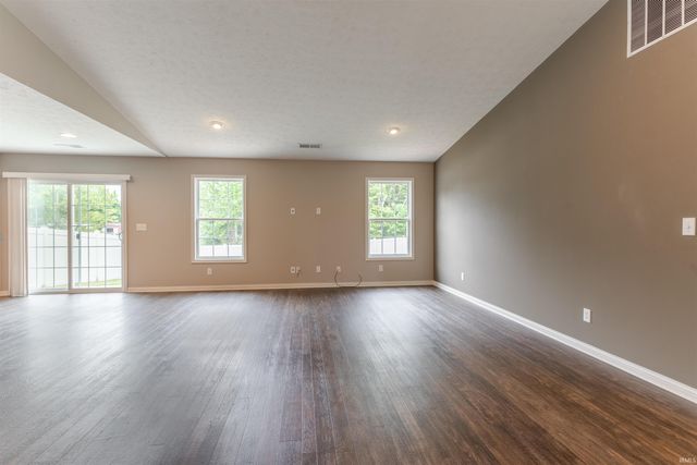 832 Tawny Drive, Evansville, IN 47712
