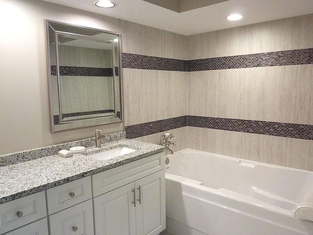 1585 Regan Court, Hoffman Estates, IL 60192