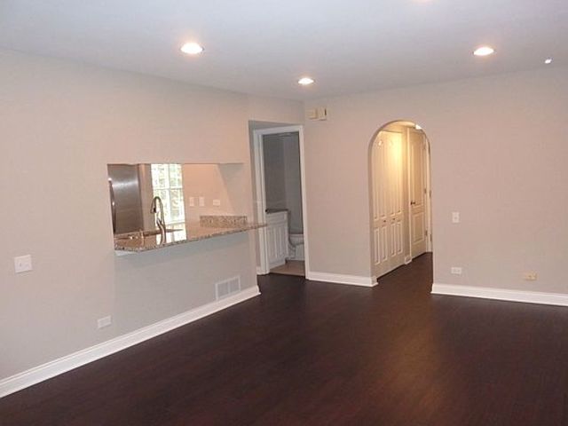 1585 Regan Court, Hoffman Estates, IL 60192