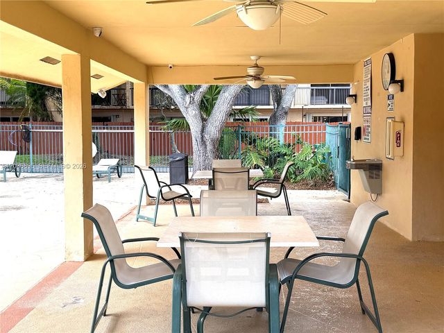 10044 SW 77th Ct 0, Miami, FL 33156