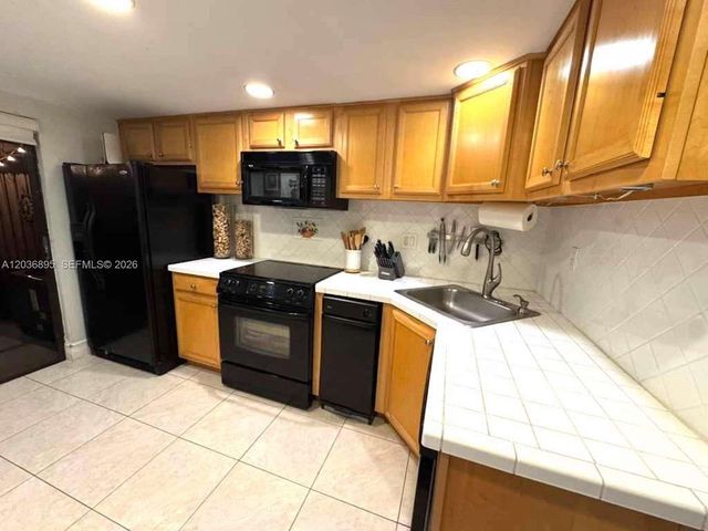 10044 SW 77th Ct 0, Miami, FL 33156