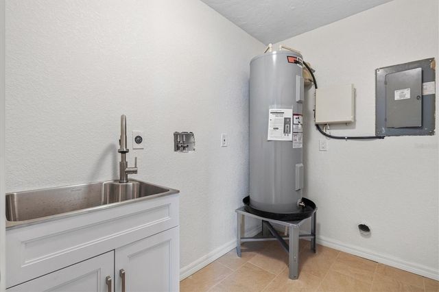 5110 ADMIRAL PLACE, Sarasota, FL 34231