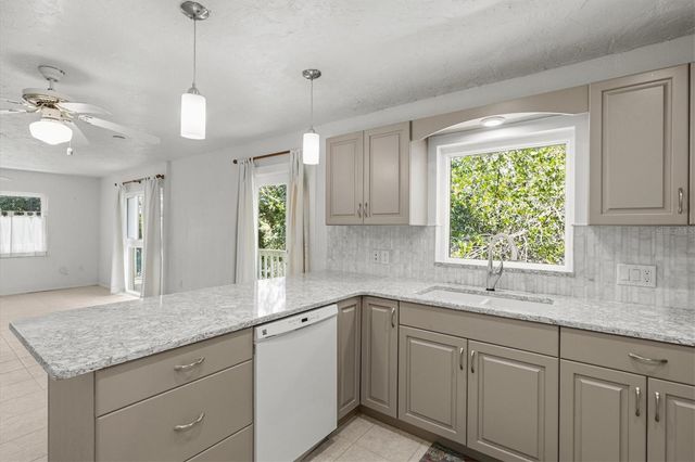 5110 ADMIRAL PLACE, Sarasota, FL 34231