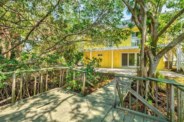 5110 ADMIRAL PLACE, Sarasota, FL 34231