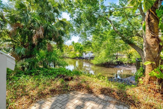 5110 ADMIRAL PLACE, Sarasota, FL 34231