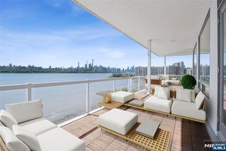 3 Somerset Lane 610, Edgewater, NJ 07020