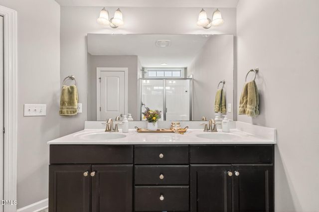 422 Lone Pine Loop, Fuquay Varina, NC 27526