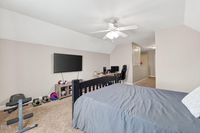 422 Lone Pine Loop, Fuquay Varina, NC 27526