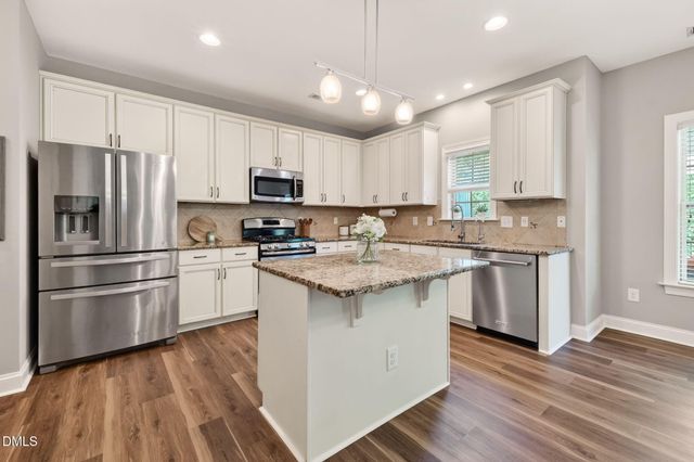 422 Lone Pine Loop, Fuquay Varina, NC 27526