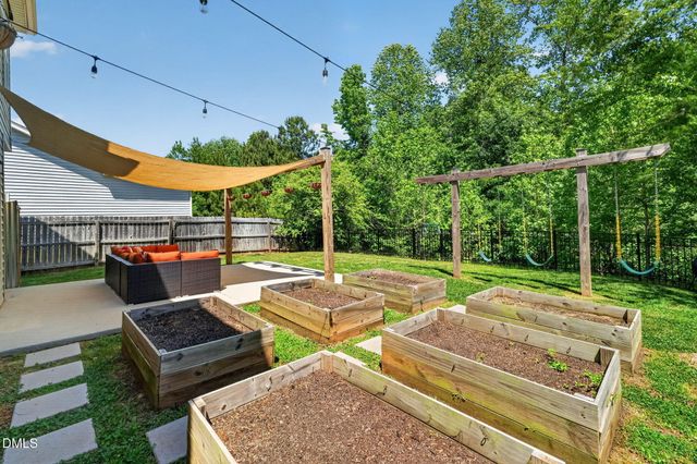 422 Lone Pine Loop, Fuquay Varina, NC 27526