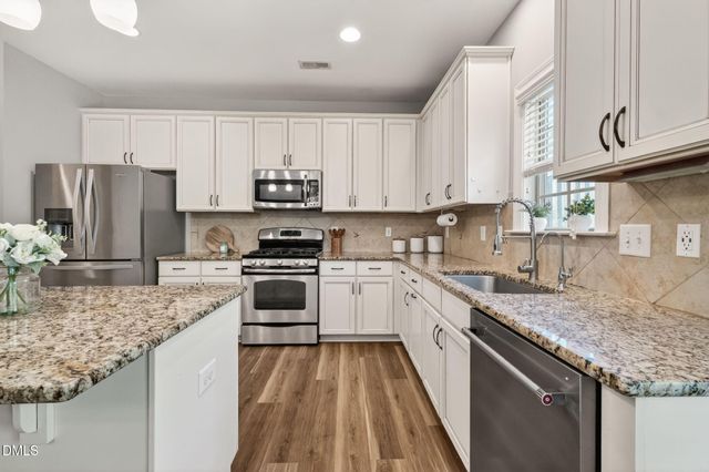 422 Lone Pine Loop, Fuquay Varina, NC 27526