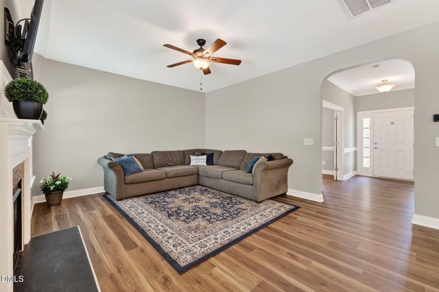 422 Lone Pine Loop, Fuquay Varina, NC 27526