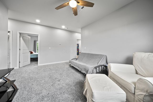 112 Williamson Road SW, Granville, OH 43023