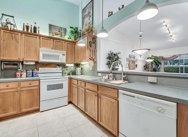 8482 Logia Circle, Boynton Beach, FL 33472