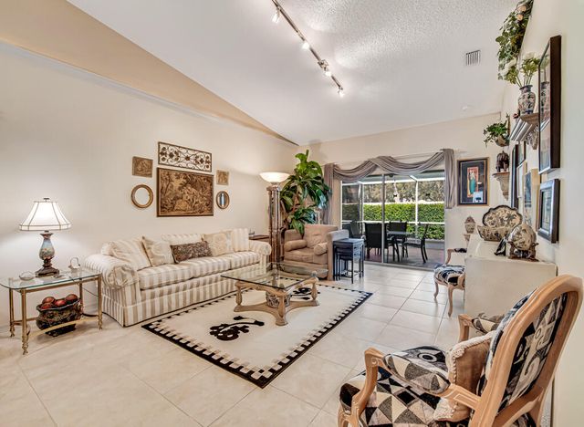 8482 Logia Circle, Boynton Beach, FL 33472