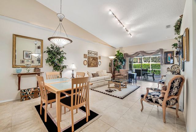 8482 Logia Circle, Boynton Beach, FL 33472