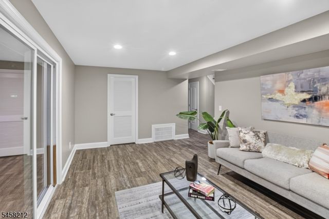 247 Farragut Rd, North Plainfield Boro, NJ 07062