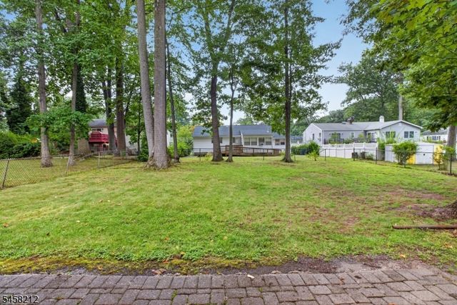 247 Farragut Rd, North Plainfield Boro, NJ 07062