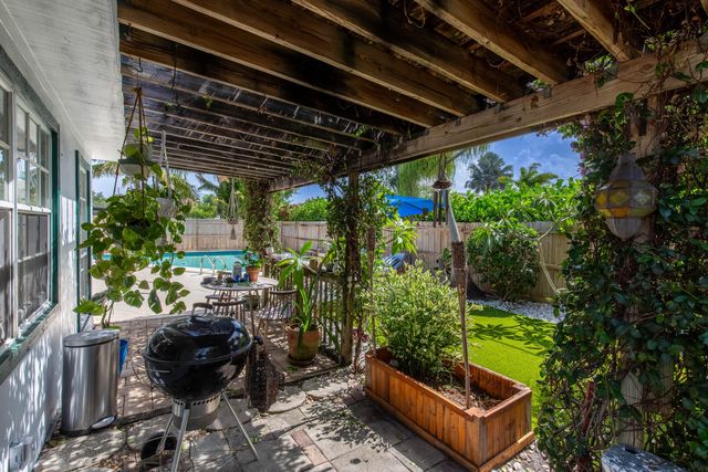 12069 Easterly Avenue, Palm Beach Gardens, FL 33410