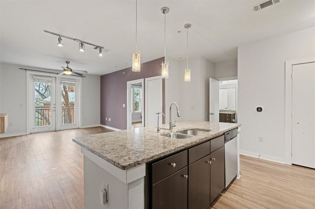 1900 Barton Springs RD 4037, Austin, TX 78704