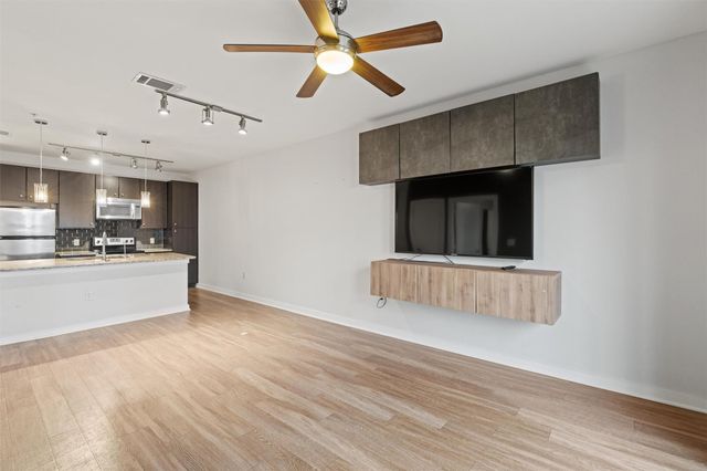 1900 Barton Springs RD 4037, Austin, TX 78704